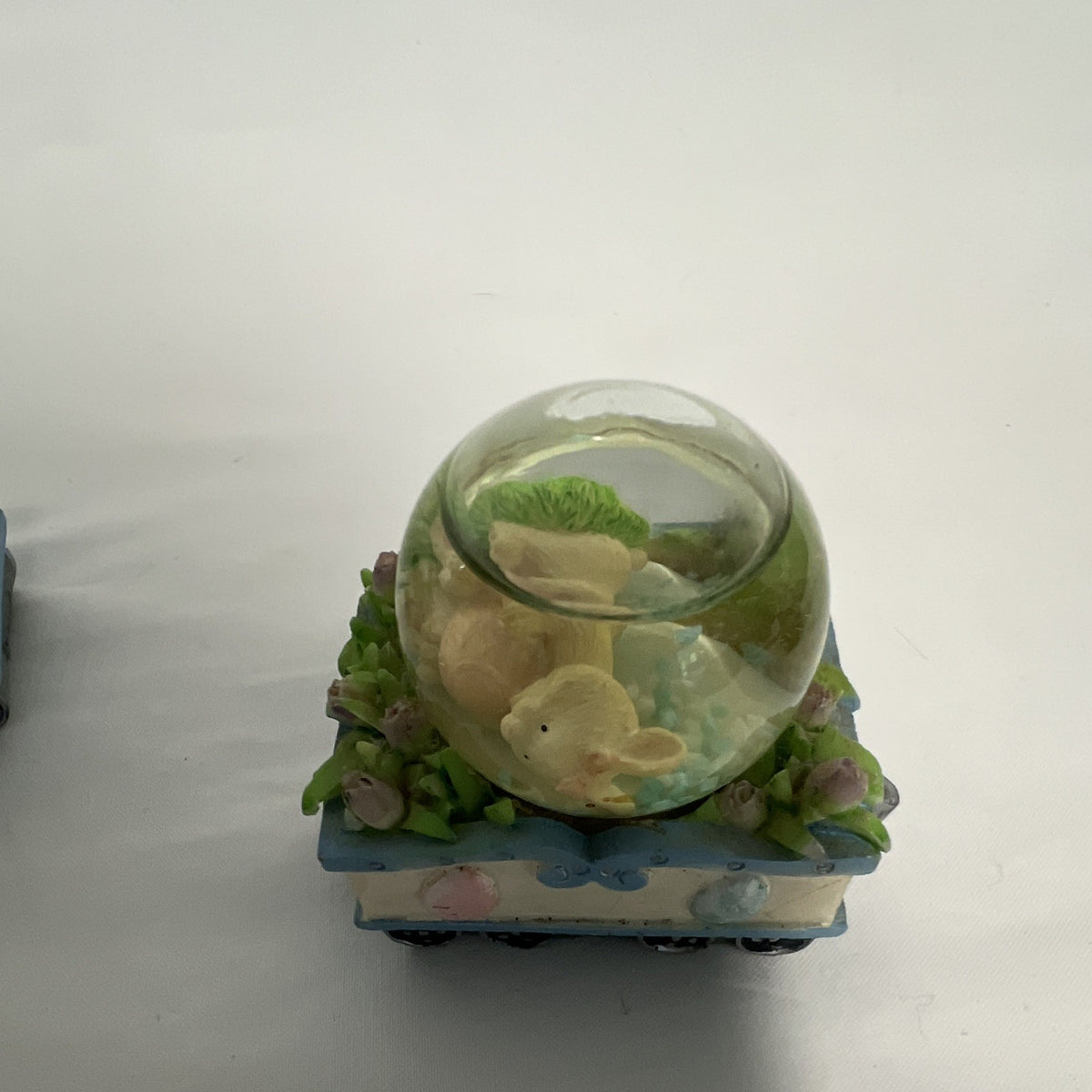 Easter Train Car Mini Snow Globe Set, Animal Theme (Lamb & Chicks)3