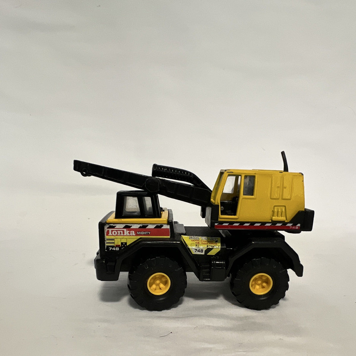 Vintage 1998 Maisto Mighty Mini Tonka 758 Swivel Bucket Crane 1:64 Truck 5.5”0