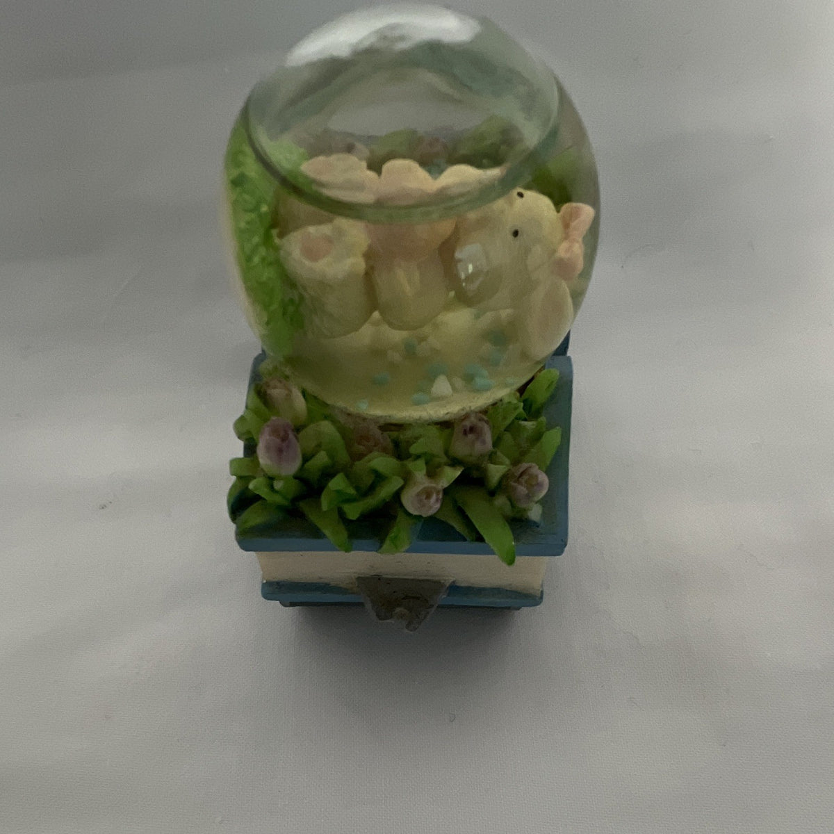 Easter Train Car Mini Snow Globe Set, Animal Theme (Lamb & Chicks)1