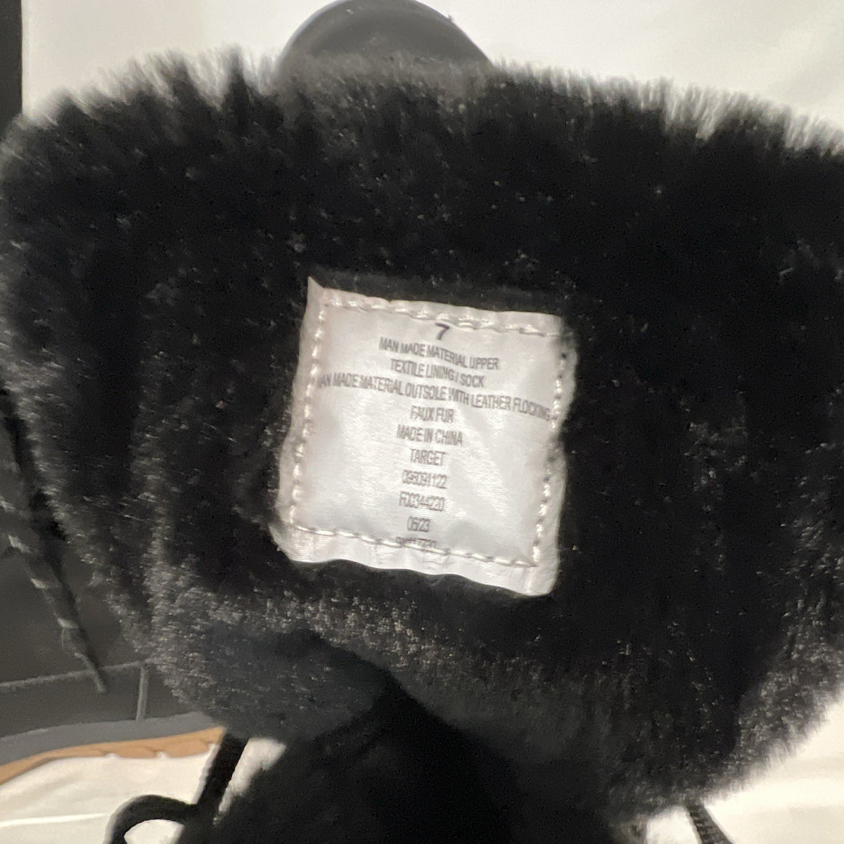 Universal Thread Goods Black Lace-Up Faux Fur Lined Mid-Calf Winter Boots Size 72
