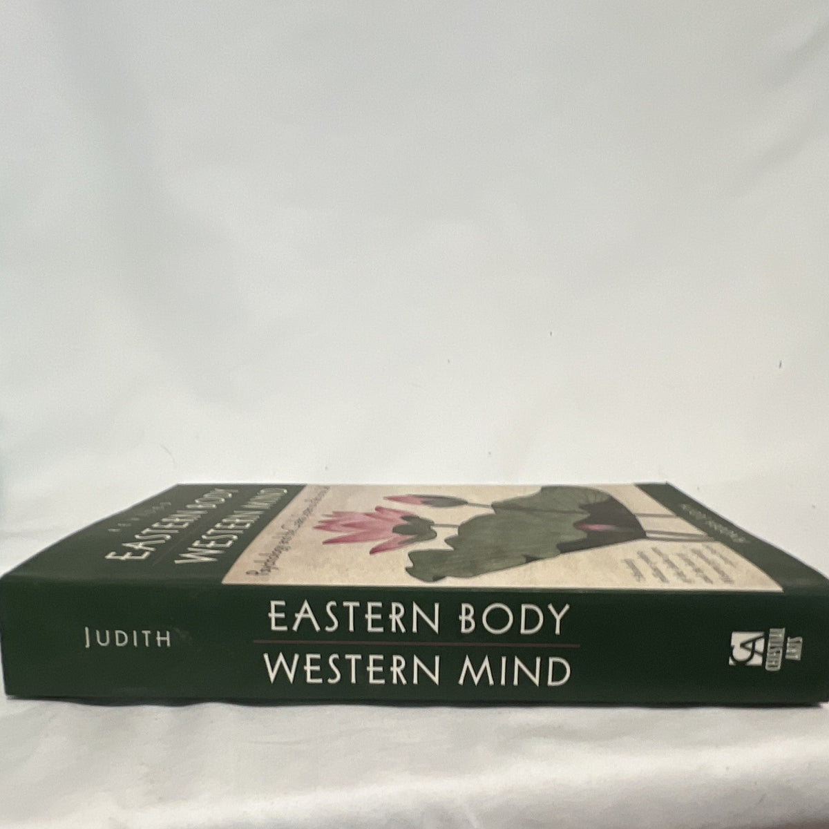 Anodea Judith Eastern Body Western Mind Paperback Revised Chakra2
