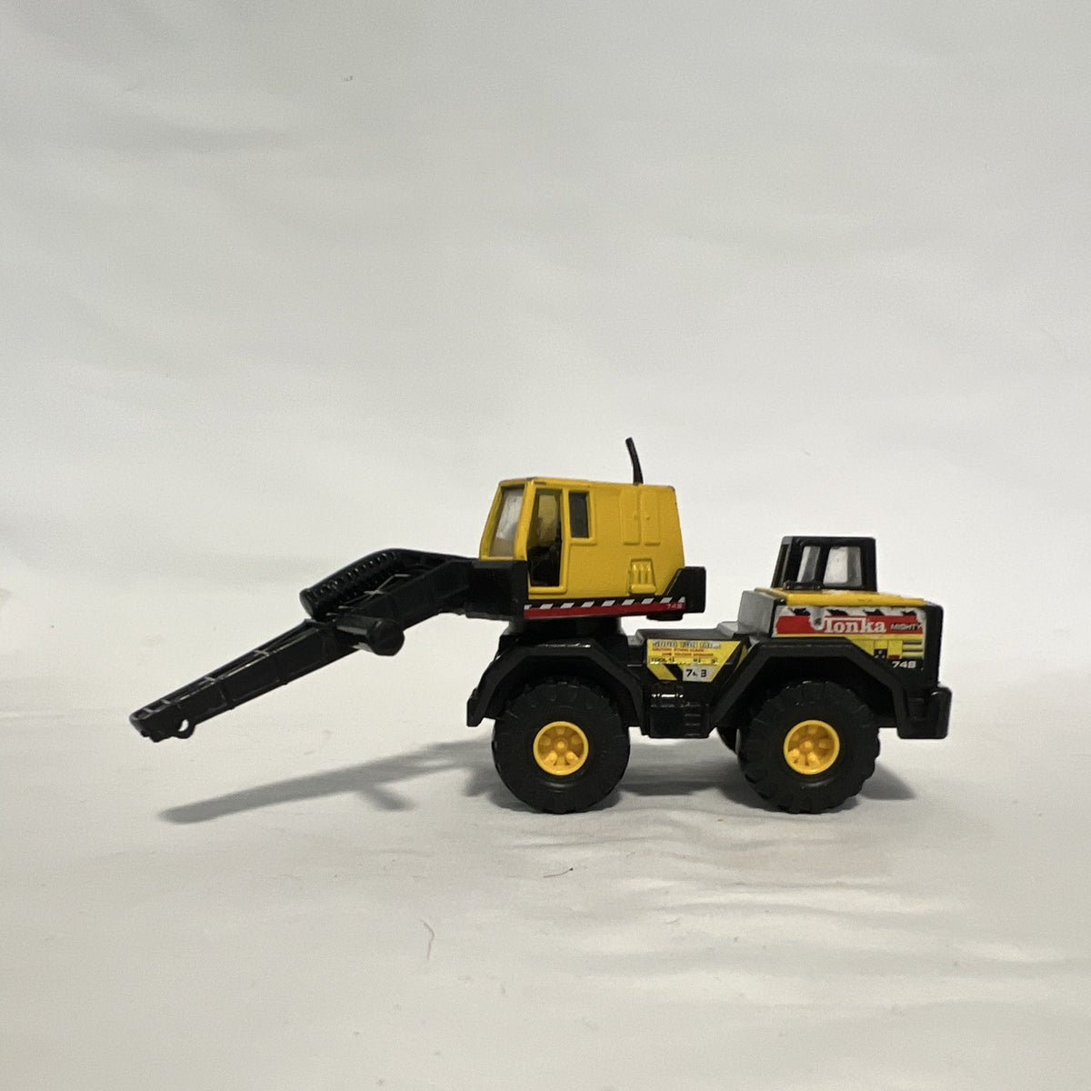 Vintage 1998 Maisto Mighty Mini Tonka 758 Swivel Bucket Crane 1:64 Truck 5.5”1