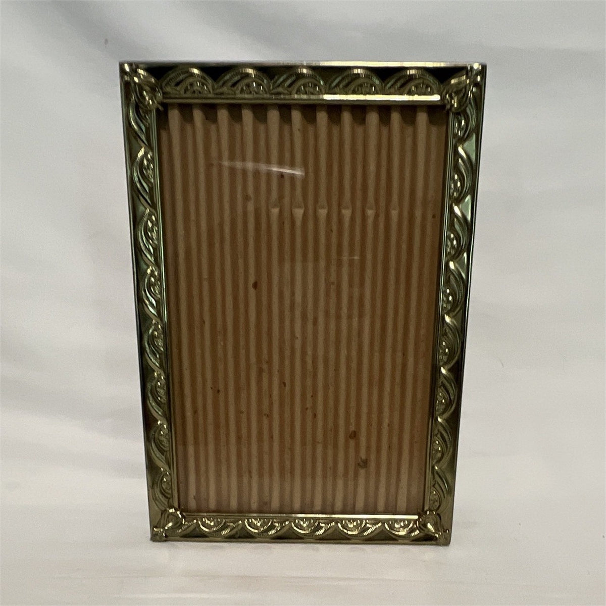 Gold Metal Ornate Freestanding Photo Frame, Holds 1 Photo, Fits 5x7, 7x5 in0